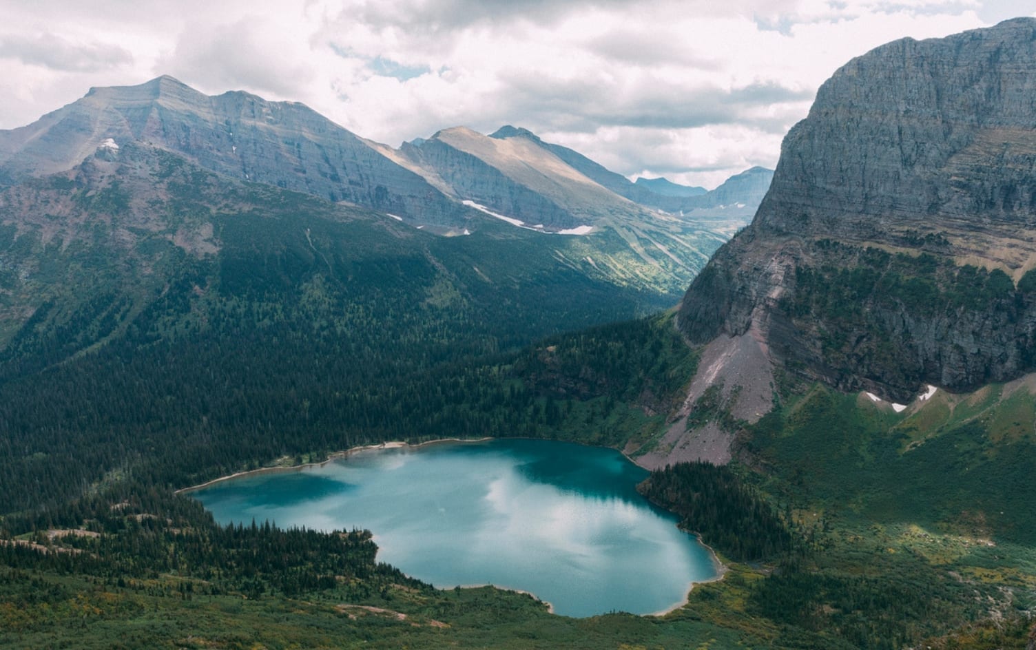 10 Epic Walks in the U.S. to Enjoy Fall Foliage