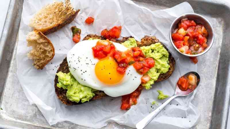 Smashed Avocado Fried Egg Salsa-1504x846